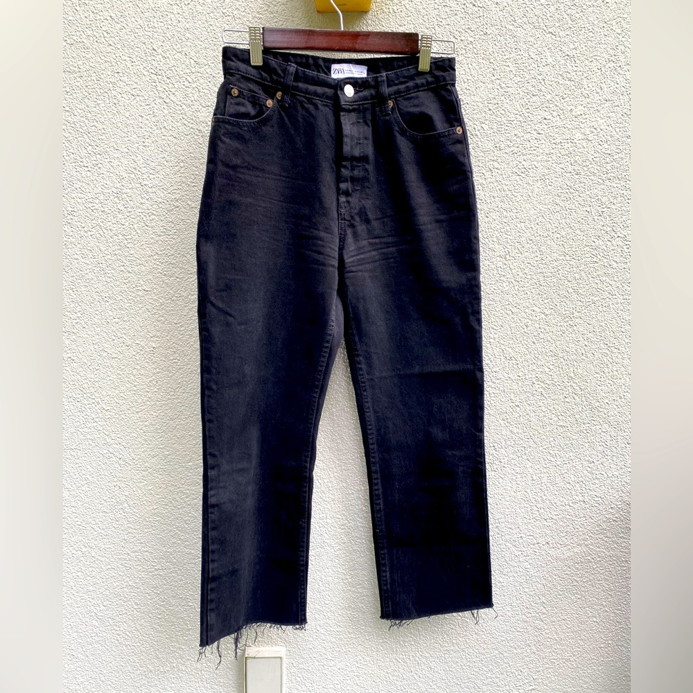Zara Black Frayed Hem Button Fly Women’s Jeans size 4